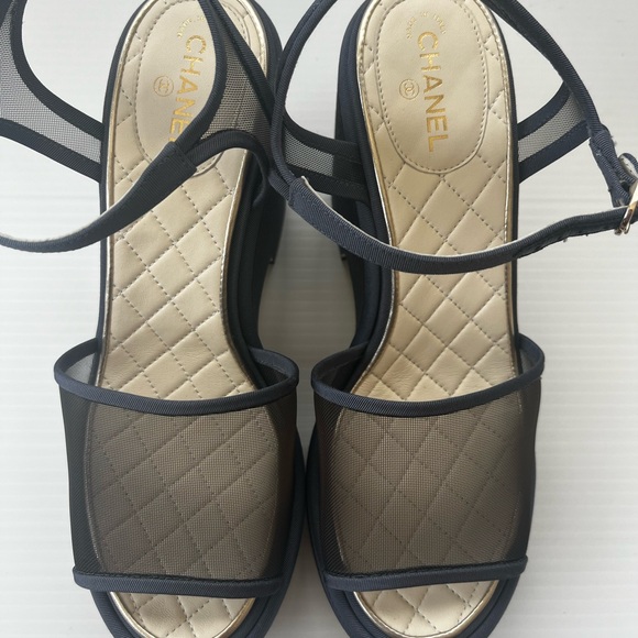 Chanel platform sandal, US size 8, Eggplant/Gray color, never been worn - Picture 3 of 8